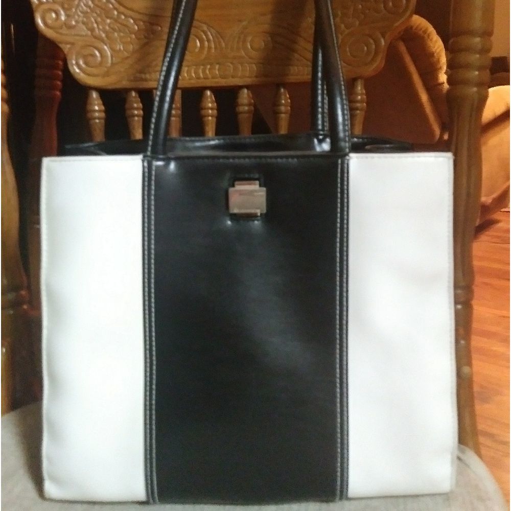 Liz Claiborne Purse